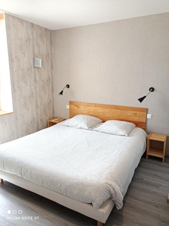 Monts Et Reves Bed and Breakfast Ramonchamp Exteriör bild