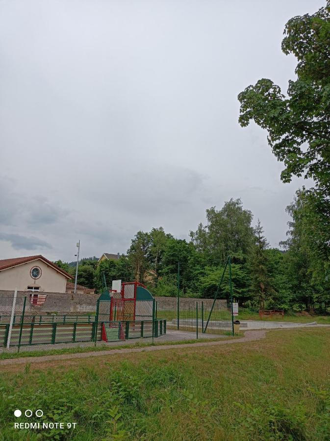 Monts Et Reves Bed and Breakfast Ramonchamp Exteriör bild