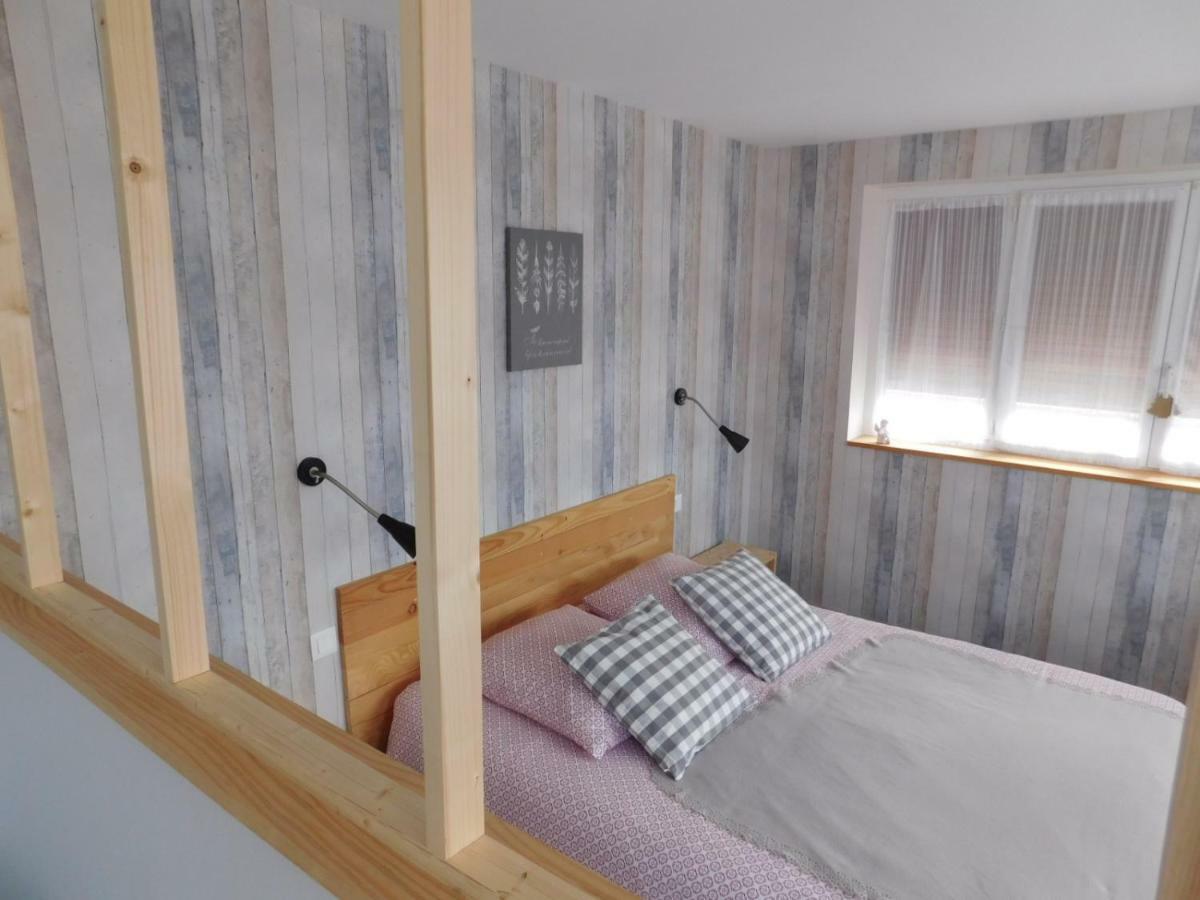 Monts Et Reves Bed and Breakfast Ramonchamp Exteriör bild