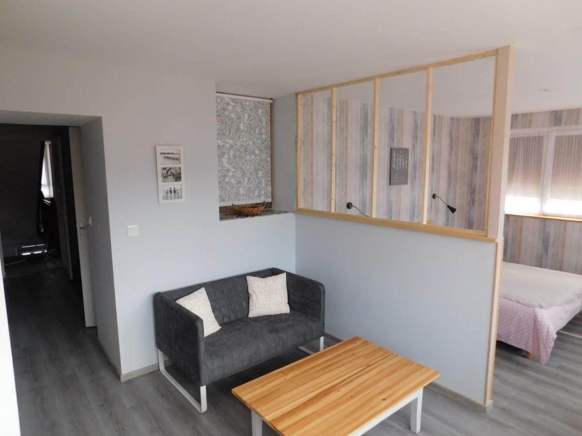 Monts Et Reves Bed and Breakfast Ramonchamp Exteriör bild